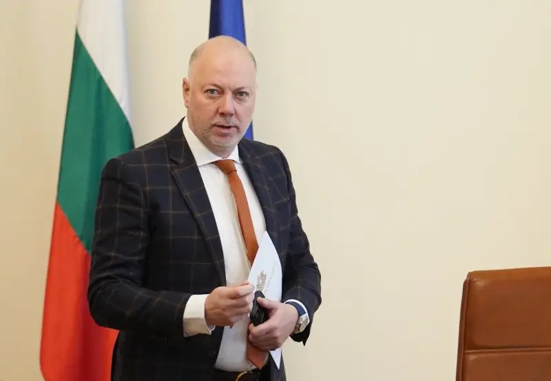 Росен Желязков: Не ме наричайте премиер пред Бойко!