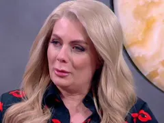 Гала трепери! Би Ти Ви ухажва Венета Райкова с луксозен шофьор!