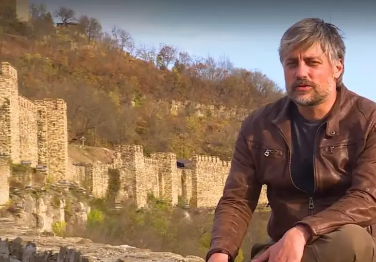 Секссимволът Владо Карамазов се запусна