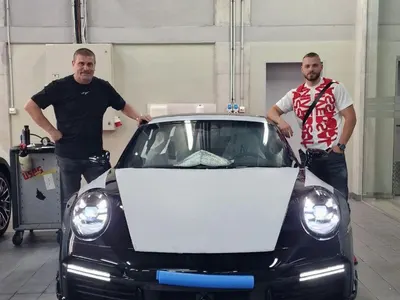 Ще арестуват ли сина на боса на Flair, който фуча с 340 км/ч? (+Скандални подробности)