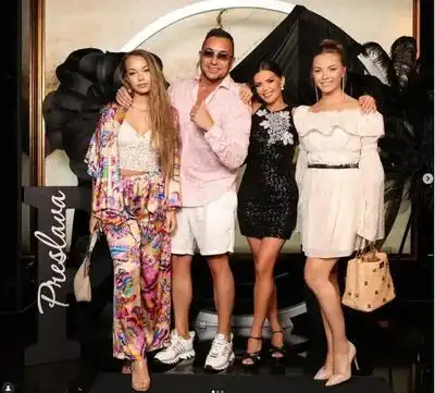 Щерката на Коцето лудува с гаджето