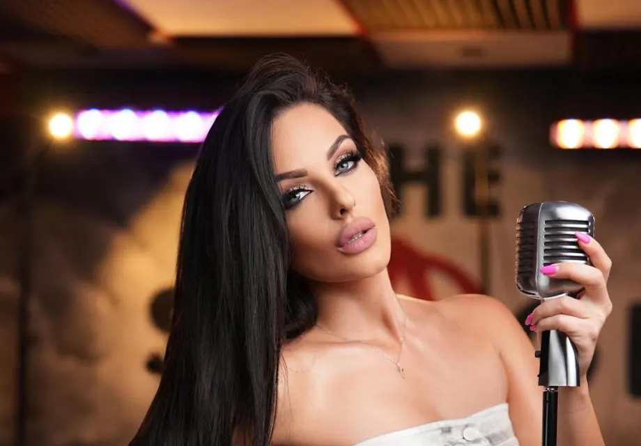 Симона Загорова с шокиращ микрофон, надмина Софи Маринова!