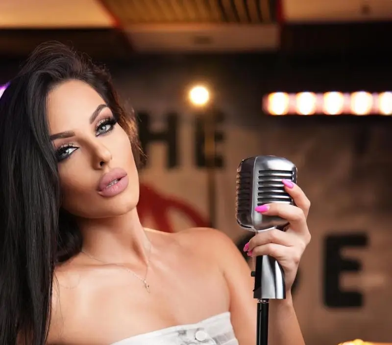 Симона Загорова с шокиращ микрофон, надмина Софи Маринова!