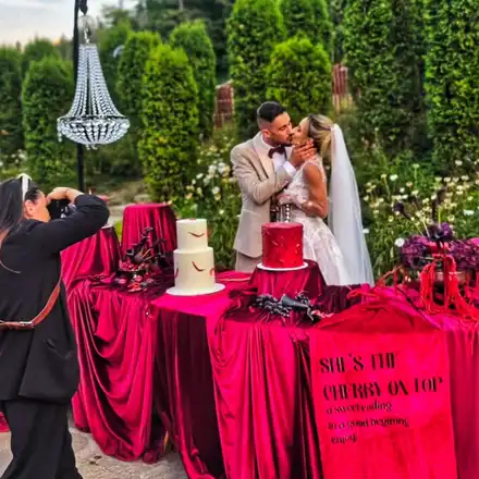 СТРАСТИ В ЧЕРВЕНО: Вижте огнената сватба на Иво Карамански и Антоанет Пепе! (МНОГО СНИМКИ)