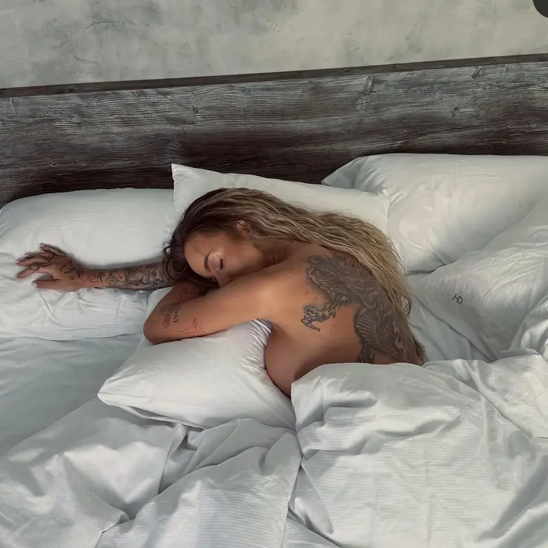 Скандалната Сузанита разгорещи мрежата с гореща снимка!