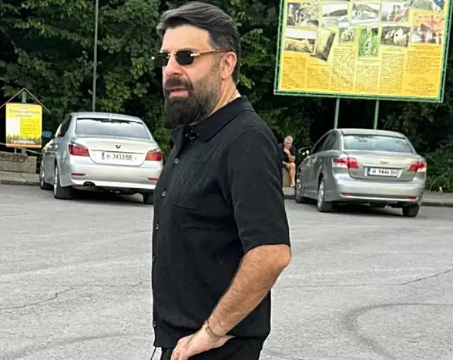 Тони Стораро не  лети със самолет,  страда от аерофобия