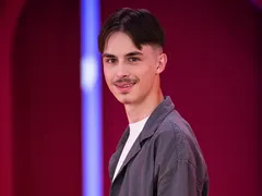 Вижте каква КРАСАВИЦА е гаджето на Давид Хитлера от „Биг брадър“ (Снимки)