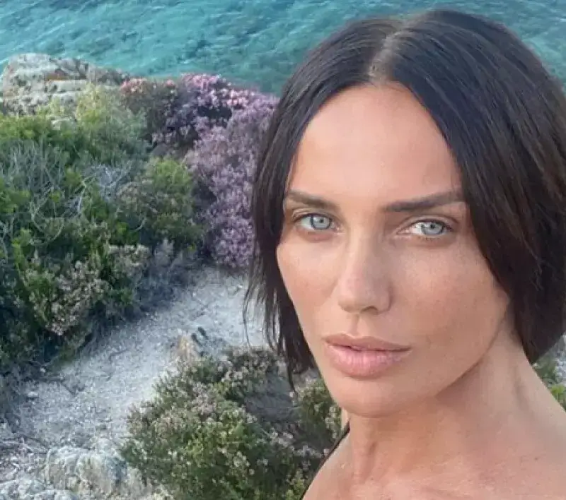 Вирус мъчи Мария Силвестър