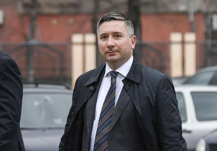 Фалира ли Иво Прокопиев заради градушка?