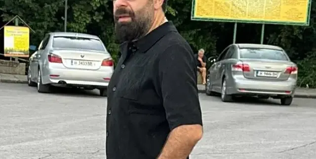 Тони Стораро не  лети със самолет,  страда от аерофобия