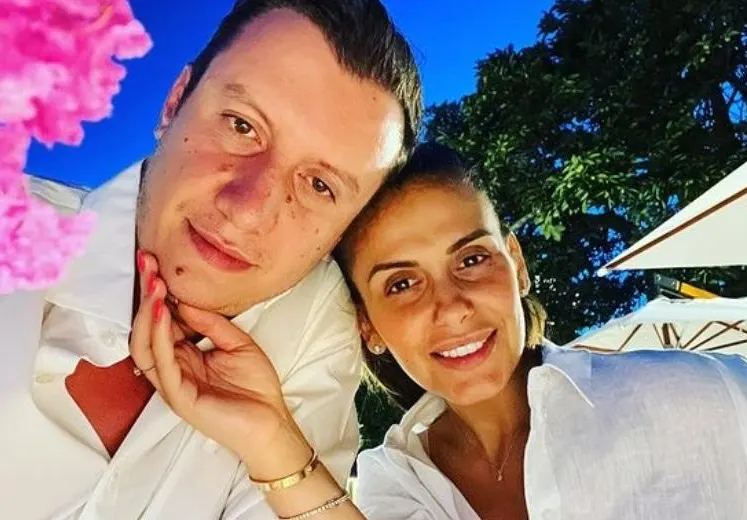 Захаринов зарязал Анелия, защото е скучна и не иска дете