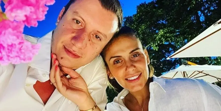 Захаринов зарязал Анелия, защото е скучна и не иска дете