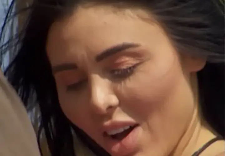 Зрителите: Момичето има психични проблеми, а bTV се гаври с него! (Емили НАПРАВИ СВ*РКА на Краси в къщата – ВИЖ ТУК)