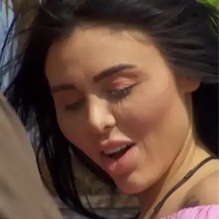 Зрителите: Момичето има психични проблеми, а bTV се гаври с него! (Емили НАПРАВИ СВ*РКА на Краси в къщата – ВИЖ ТУК)