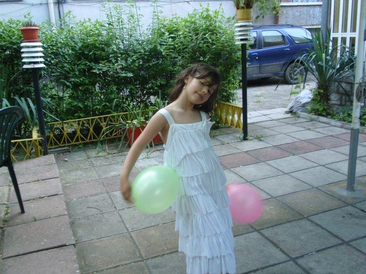 Защо ЛЪЖЕ?! Вижте Въшката Сияна от "Биг Брадър" преди корекциите! (+Брат й скочи на Иван)