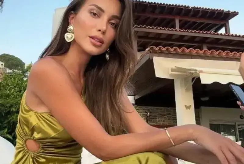 Алекс Богданска шокира с новия си дом до гара Яна!