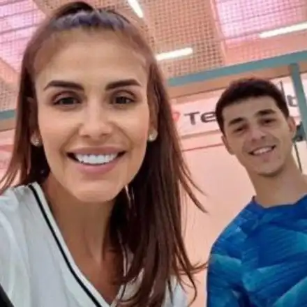 Анелия тръгна на тенис