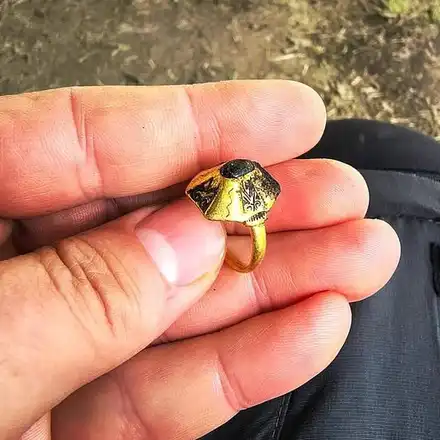 Шок! Археолози откриха златен пръстен на Трапезица!