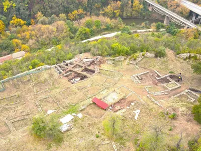 Шок! Археолози откриха златен пръстен на Трапезица!