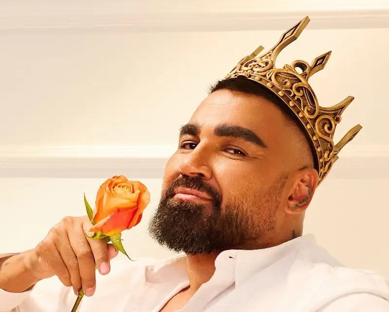 Азис готви филм за живота си – сам ще си напише „Оскара“!