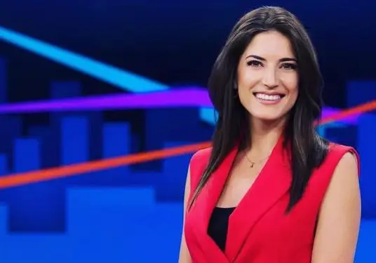 Шок! Анна-Мария Конова бременна от политик и напуска България!