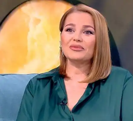 Деси Слава проплака: От 4 години съм сама, без приятел