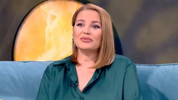 Деси Слава проплака: От 4 години съм сама, без приятел