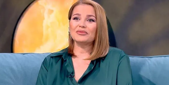 Деси Слава проплака: От 4 години съм сама, без приятел