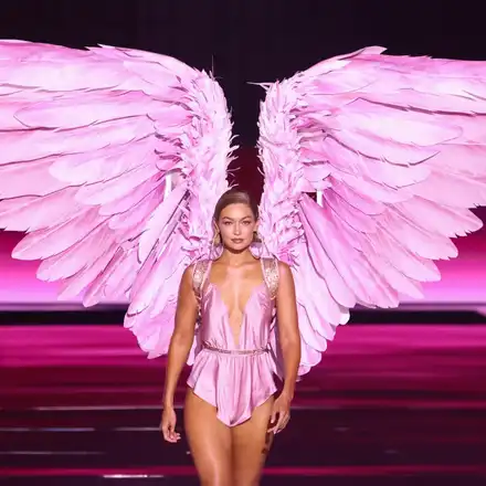 Шок! Джиджи Хадид разрушава приятелството на ди Каприо и Купър!