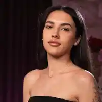 Джулия от "Диви и красиви" шокира с любовта си към дрехи втора ръка!