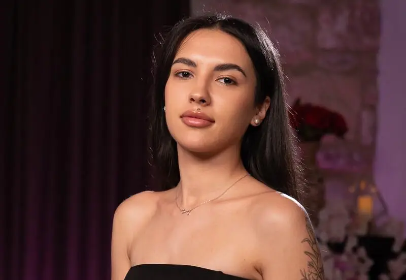 Джулия от "Диви и красиви" шокира с любовта си към дрехи втора ръка!