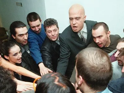 Дългия ги разочарова: Куп звезди напуснаха Слави