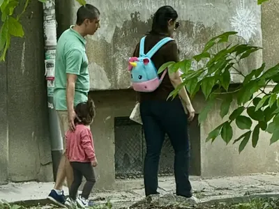 Дъщерята на Лена и Миро стана На 2,  но кой се грижи за нея?