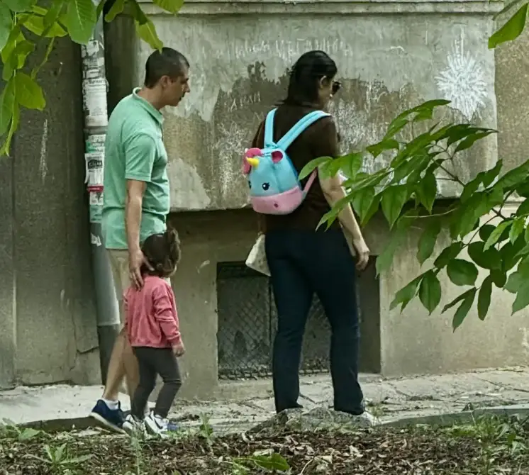 Дъщерята на Лена и Миро стана На 2,  но кой се грижи за нея?