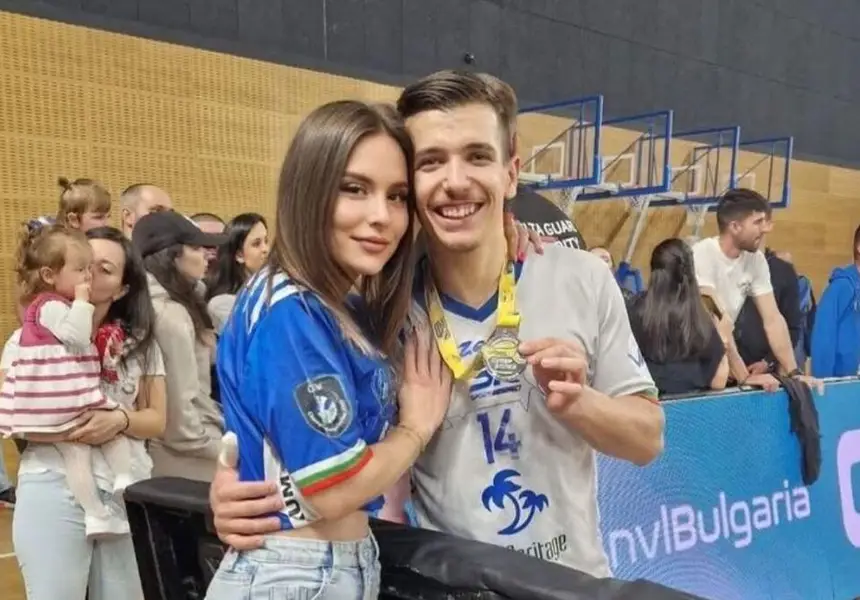 Скандал! Филоложка успокоява Дамян Колев след сълзите на финала!