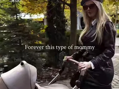 ФОТО БОМБА! Родилката Натали Трифонова на разходка с бебето: Отново е сама и леко наедряла! (ВИЖ ТУК)