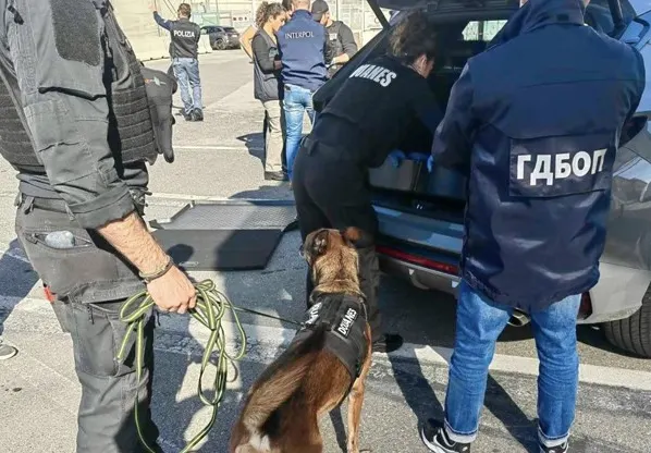 ГДБОП удари митница „Русе“, двама в ареста, финансов шеф обявен за издирване!