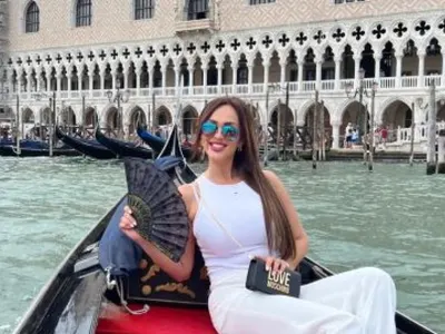 Глория с честитка от Венеция