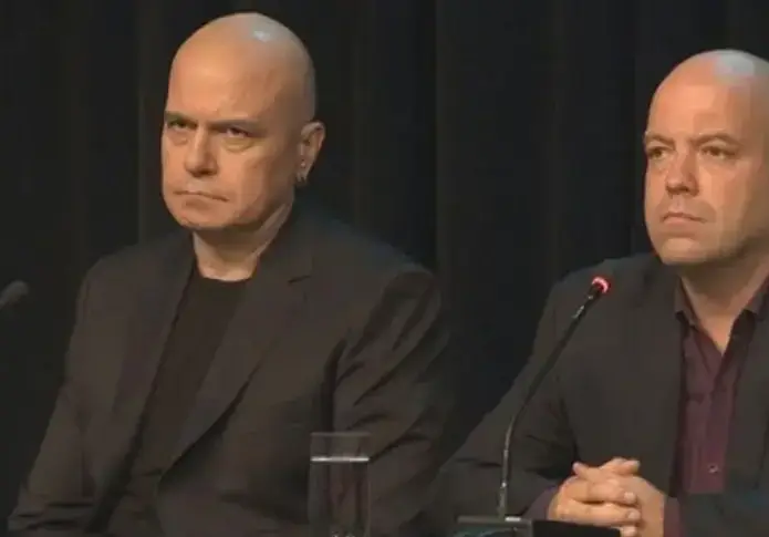 Иво Сиромахов  получавал 10 бона  заплата при Слави