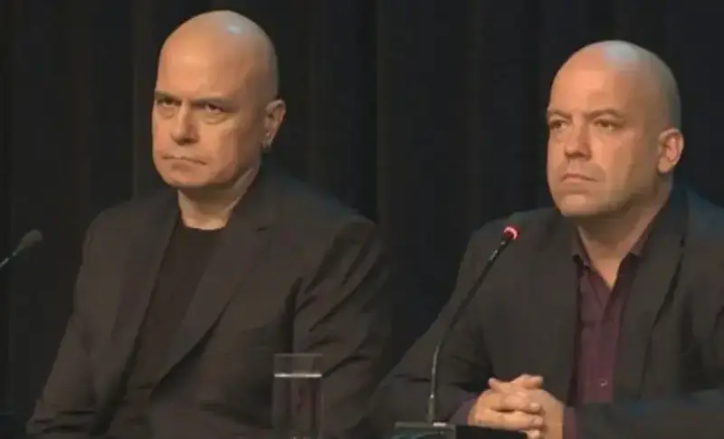 Иво Сиромахов  получавал 10 бона  заплата при Слави