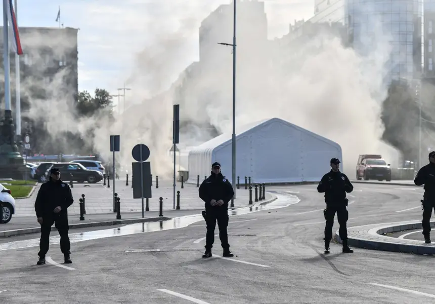 Шок и ужас в Белград: Изстрели пред парламента разтресоха Сърбия!