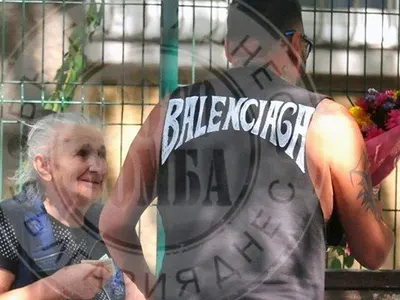 Скандал с Азис: Цветя, целувки и тайни за богатството му!