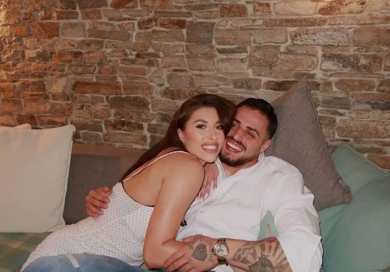 Карлос Насар награби гаджето в джакузи! Фенове: Внимавай! (СНИМКИ)