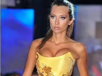 Шок и недоумение: Какво стана с бюста на Никол Станкулова?