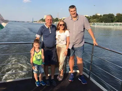 ЛЕГЕНДАТА Любо Ганев празнува 60 г. със скромен юбилей