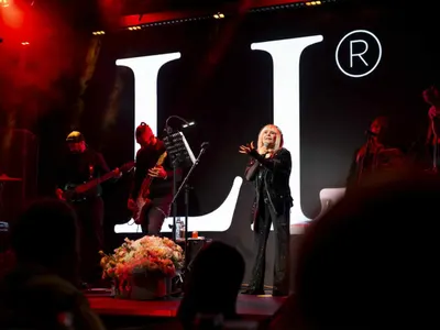 Лили Иванова събра над 500 души в столичен клуб с впечатляващо шоу