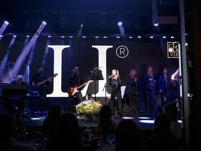 Лили Иванова събра над 500 души в столичен клуб с впечатляващо шоу