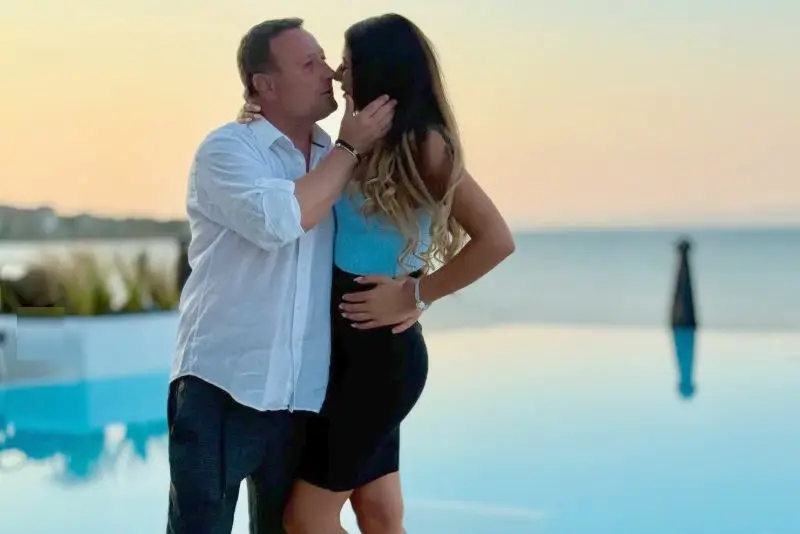 Любов, любов, ама и пара си требе!! Гаджето на Рачков най-после си показа рогата: Ето как му изцоца над 300 бона! (ВИЖ ТУК)