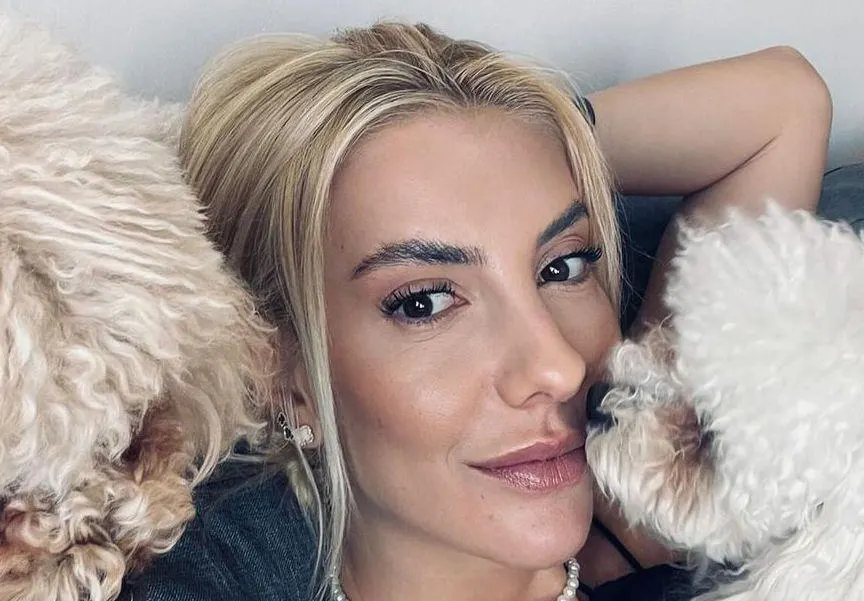 Маги Томова си отряза косата