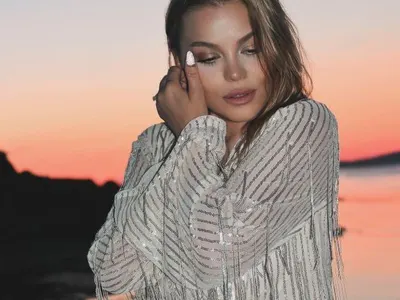 Шокираща новина: Фолк певици се свързват с турски босове!